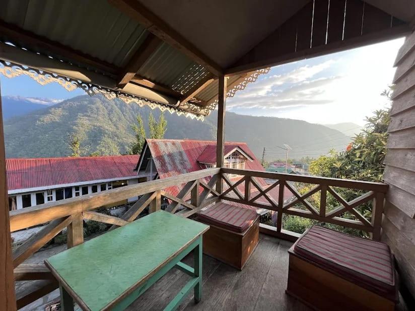 佩林Odyssey'S Darap Eco Retreat公寓 外观 照片